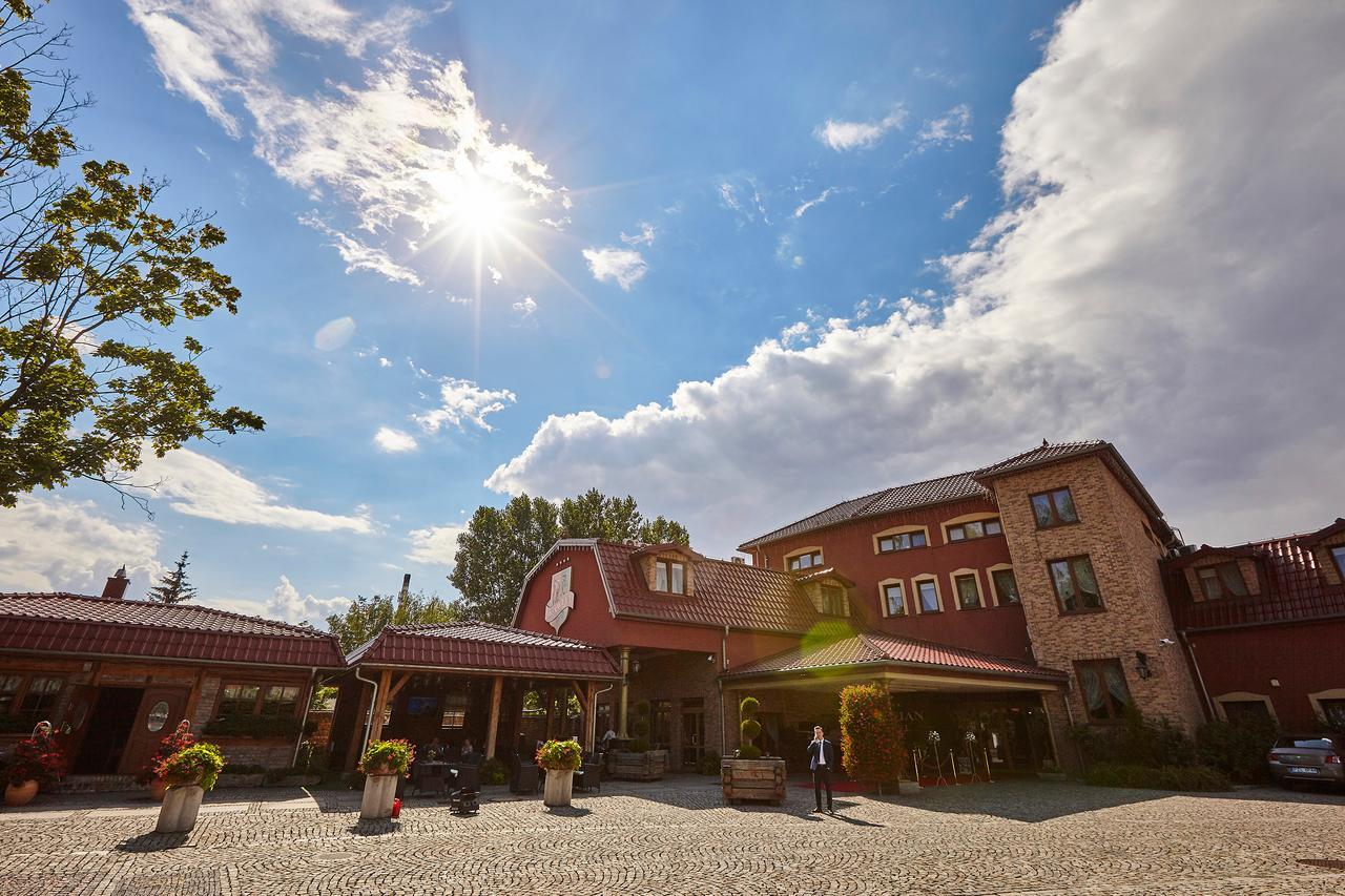 Olawian Hotel Oława Exterior foto